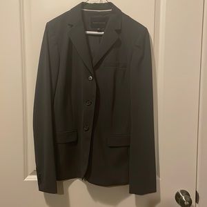 Banana Republic 8 tall, Dark grey pinstriped, buttons in tacked.